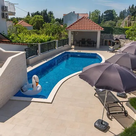 Martinovic 2 * Dubrovnik
